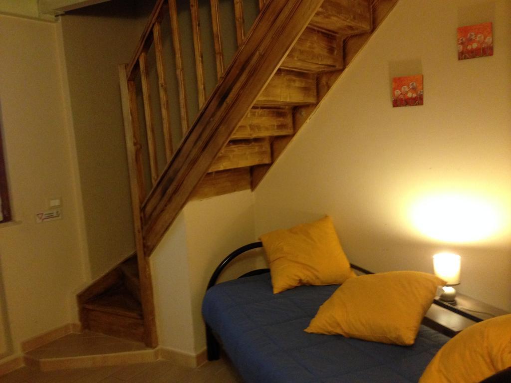 La Chioccia Hotell Valmontone Rum bild